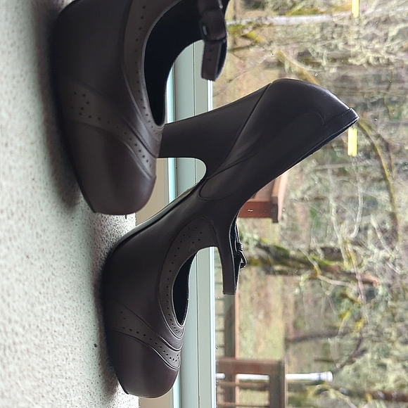 Bottega Veneta Mary Jane pumps 4” heels 37.5 - Picture 8 of 11